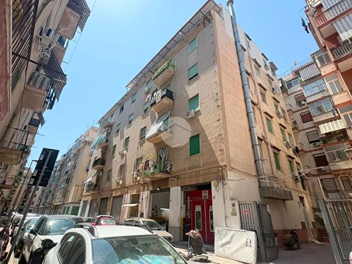 Appartamento quadrilocale in vendita in Via Mariano Bonincontro, Palermo