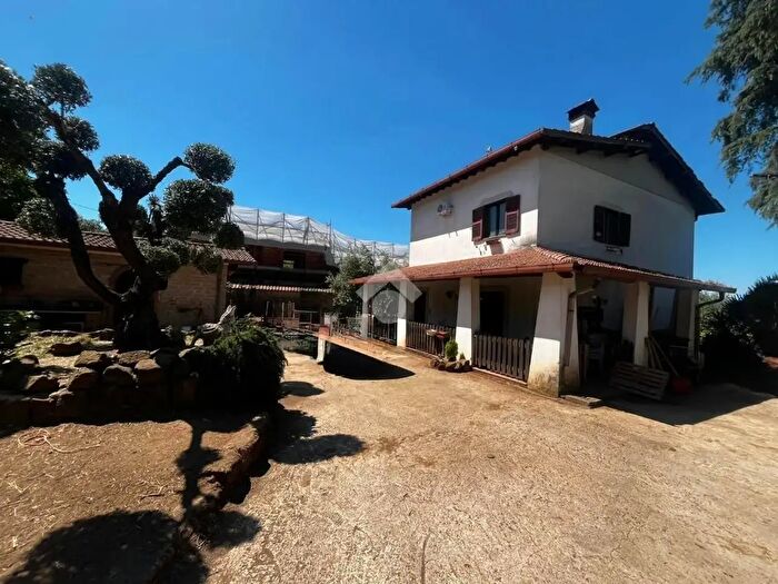 Casa quadrilocale in vendita in Velletri