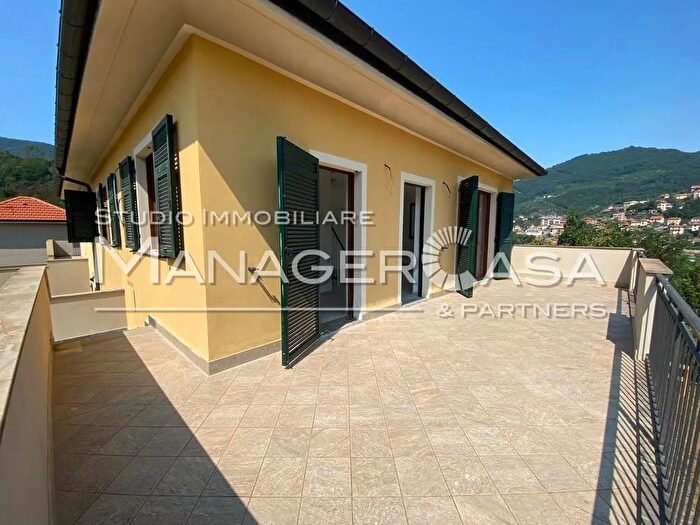 Appartamento quadrilocale in vendita in Via Giovanni da Verrazzano, Genova