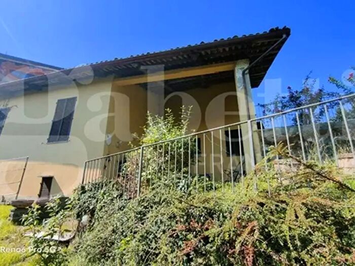 Casa con 7 locali in vendita in Via Bona, Zumaglia