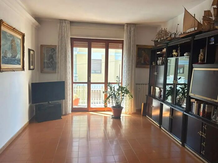 Appartamento quadrilocale in vendita in Carrara