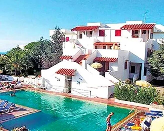 Appartamento bilocale in vendita in Via Forche, Forio