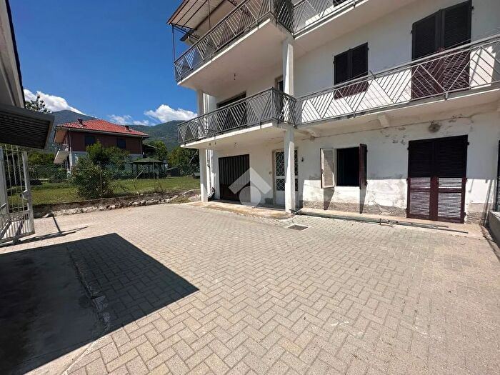 Casa con 9 locali in vendita in Via Colombo, Cafasse