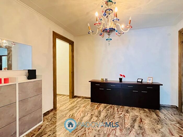 Appartamento con 7 locali in vendita in Corso Milano, Padova