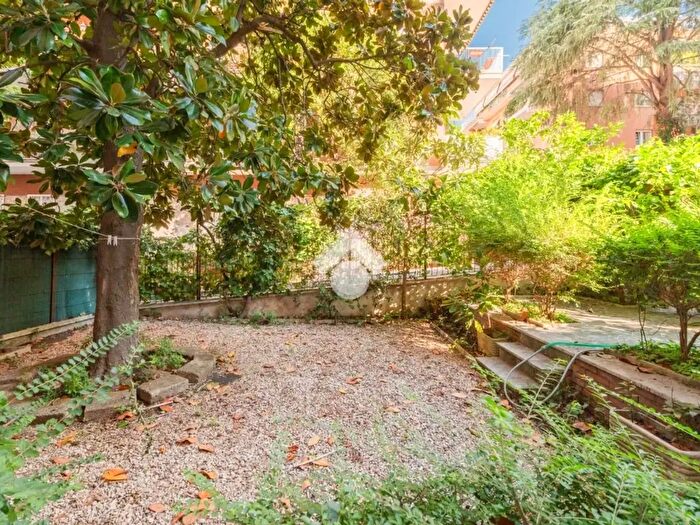 Appartamento quadrilocale in vendita in Via Romeo Rodriguez Pereira, Roma