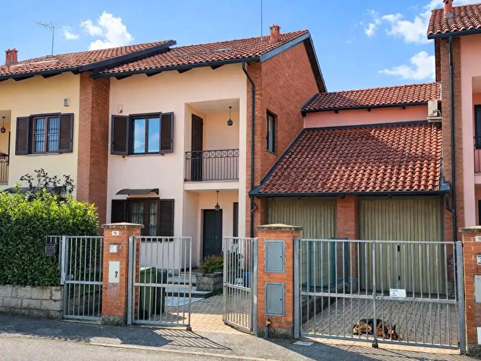 Casa con 5 locali in vendita in Via Alfieri, Piossasco