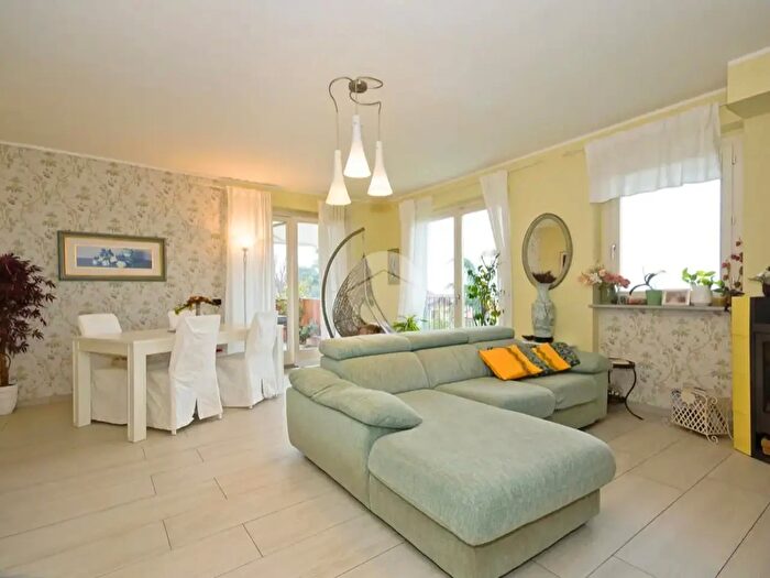 Appartamento con 6 locali in vendita in Strada della Rovere, Moncalieri