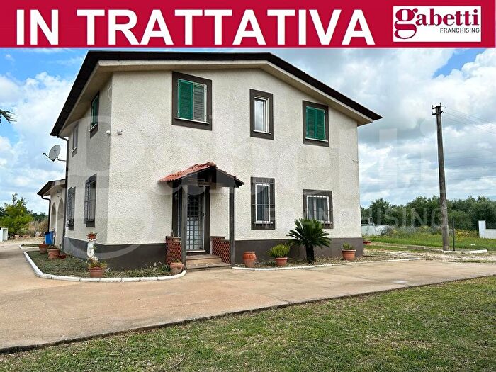 Casa con 5 locali in vendita in Via Eschido, Latina