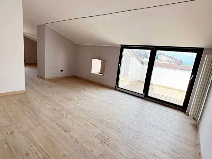Appartamento con 5 locali in vendita in Via Pisacane, Spinazzola