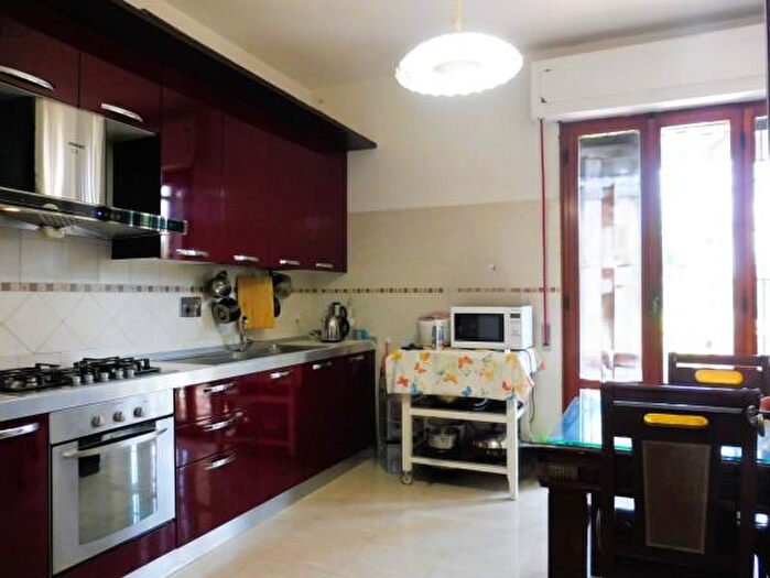 Appartamento con 5 locali in vendita in Viale Novembre, Empoli