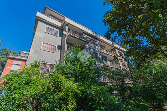 Appartamento trilocale in vendita in Giuseppe Lorenzoni, Roma