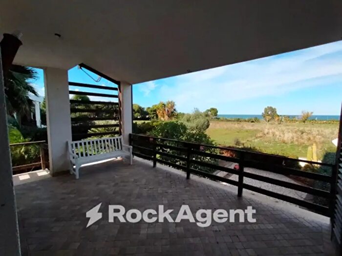 Casa con 6 locali in vendita in Viale del Levante, Carini