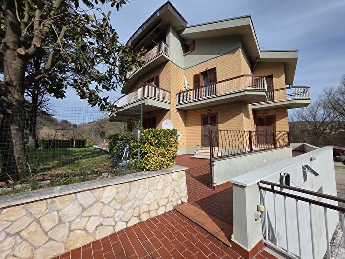 Appartamento con 5 locali in affitto in Via degli Arci, Arci Empolitana, Tivoli