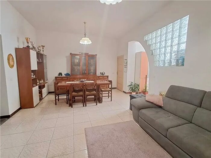 Casa con 5 locali in vendita in Oristano