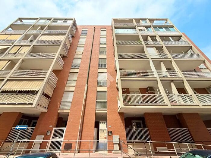 Appartamento trilocale in vendita in Via Riccardo Zandonai, Bari