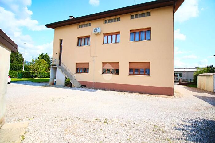 Casa quadrilocale in vendita in Via Tombe Romane, Cividale Del Friuli