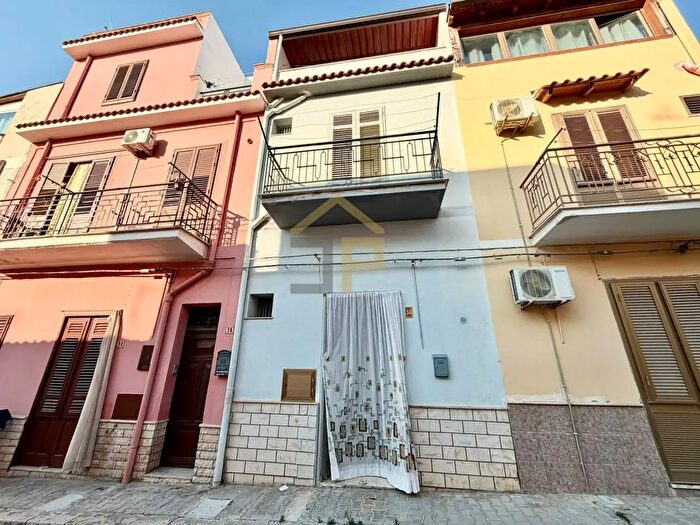 Casa con 5 locali in vendita in Via Camillo Cavour, Balestrate