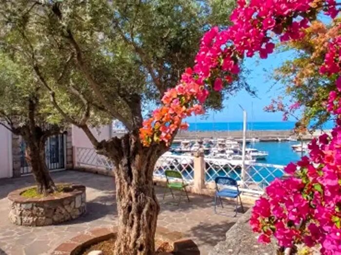 Casa con 6 locali in vendita in Via PortoCrivo, Maratea