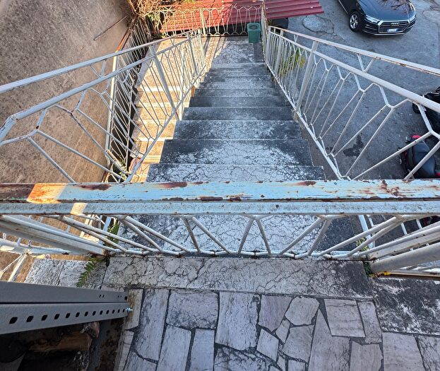 Appartamento con 7 locali in vendita in Pietrasanta