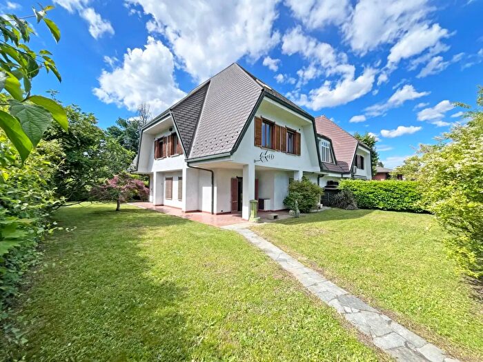 Casa con 5 locali in vendita in Via Debouchè, Vinovo