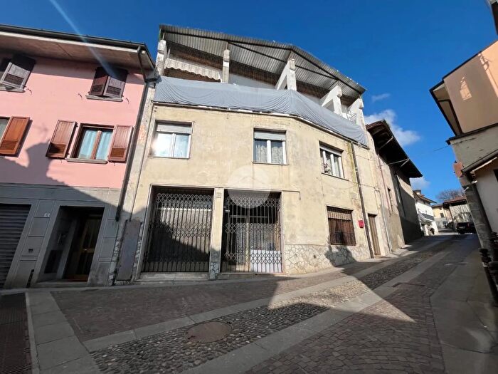 Casa trilocale in vendita in Via Trieste, Pontoglio