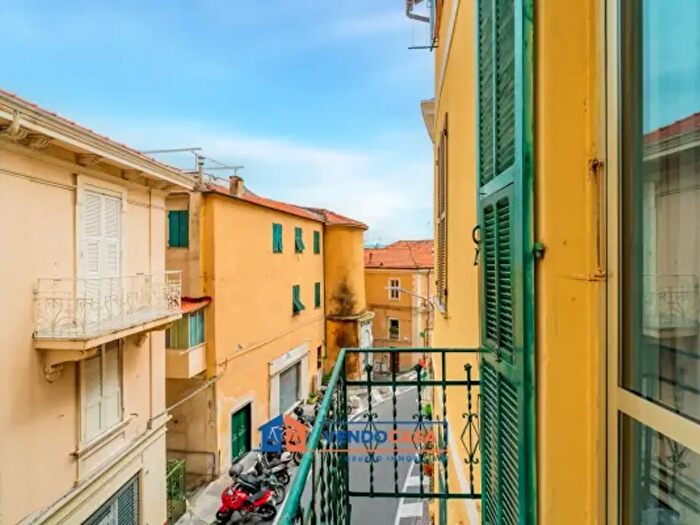 Appartamento trilocale in vendita in Via Costiglioli, Sanremo