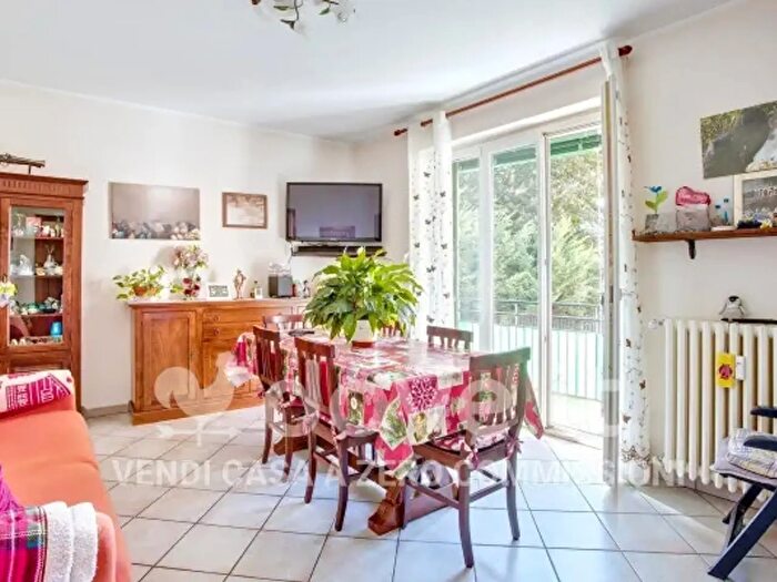 Appartamento trilocale in vendita in Vicolo dei Prati, Luino