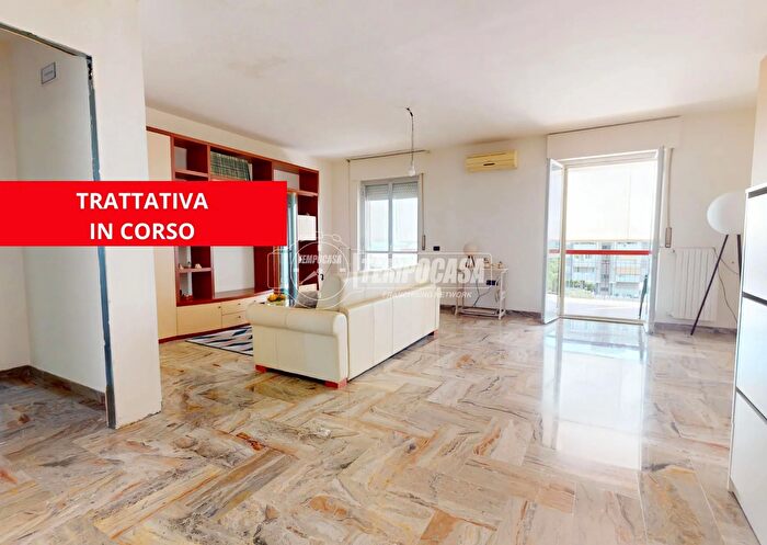 Appartamento trilocale in vendita in Via Angelantonio Quaranta, Bari