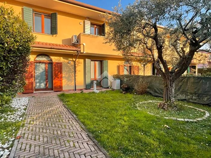 Casa quadrilocale in vendita in Via Risorgimento, Selvazzano Dentro