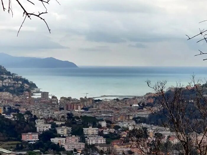 Casa con 5 locali in vendita in Rapallo