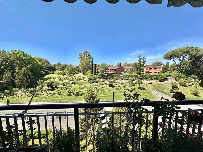 Appartamento trilocale in vendita in Viale degli Eroi di Rodi, Roma
