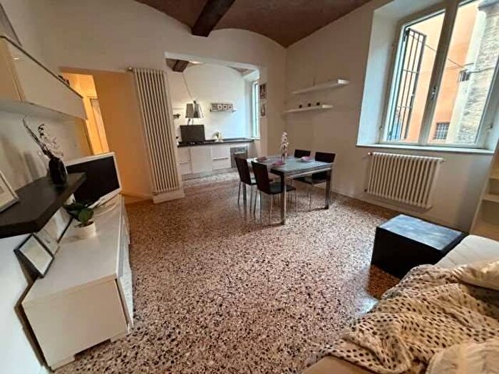 Appartamento trilocale in affitto in Centro Storico, Modena