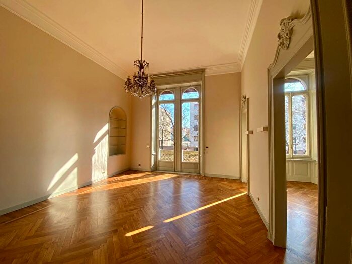 Appartamento con 6 locali in affitto in Corso Galileo Ferraris, Cittadella, Torino