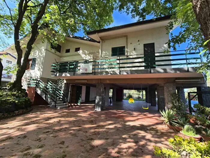 Appartamento con 8 locali in vendita in Aci SantAntonio