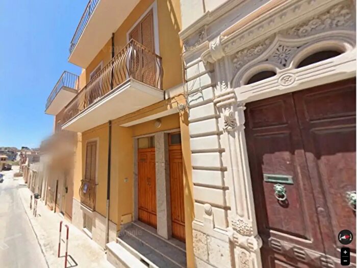 Casa con 9 locali in vendita in Via Sicilia, Pachino
