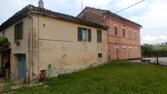 Casa con 6 locali in vendita in Contrada Santa Maria dArco, San Paolo Di Jesi