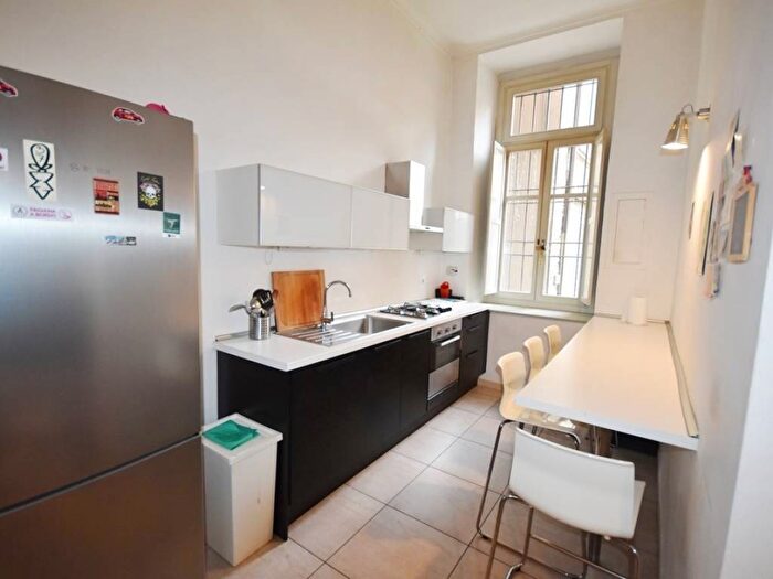 Appartamento con 5 locali in affitto in Via Alfonso Bonafous, Via della Rocca, Torino