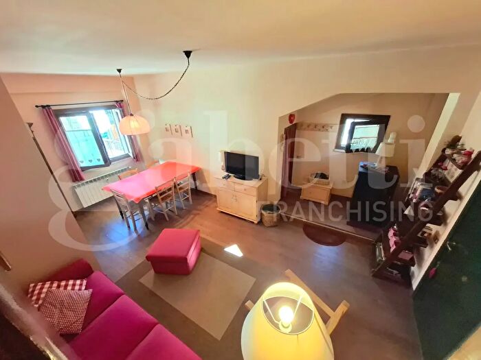 Appartamento trilocale in vendita in Via Antonio del Fante, Rocca Di Mezzo