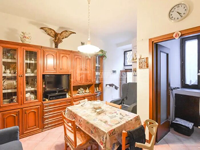 Appartamento bilocale in vendita in Via Tassera, Erba