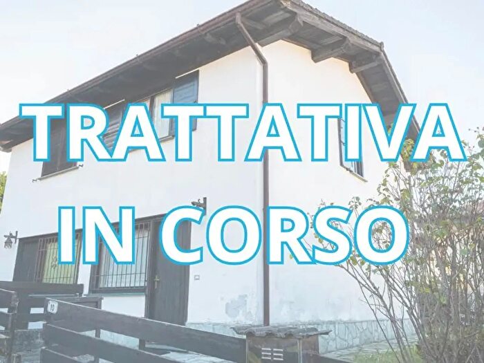 Casa trilocale in vendita in Colico