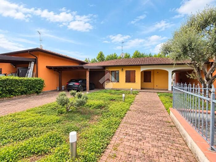 Casa trilocale in vendita in Via Enrico Berlinguer, Fiesse