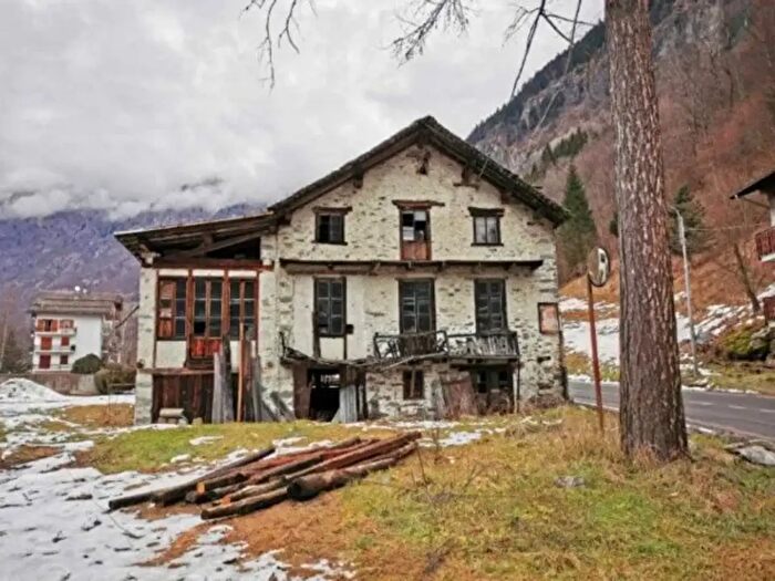 Casa con 5 locali in vendita in Regione Baraggia SNC, Campertogno