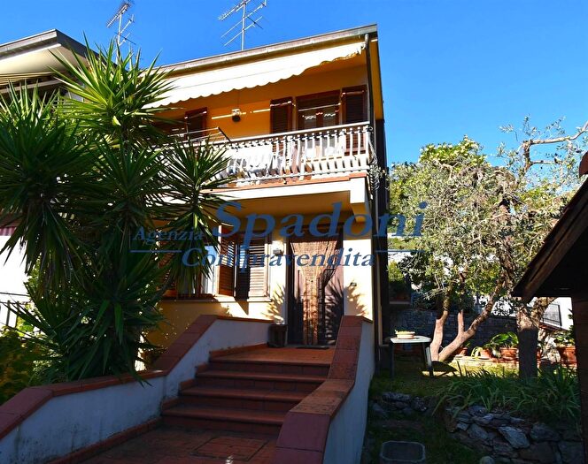 Casa con 9 locali in vendita in Serravalle Pistoiese