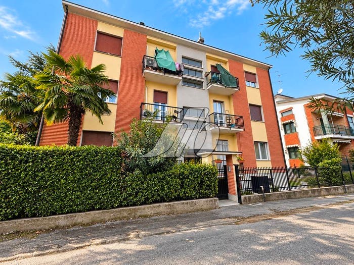 Appartamento trilocale in affitto in Via Lomellina, Cusano Milanino