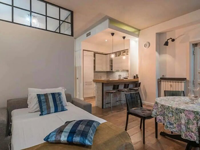 Appartamento monolocale in affitto in Via Pomezia, Roma