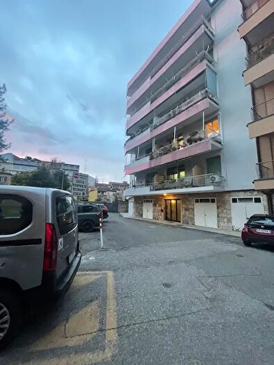 Appartamento trilocale in vendita in Viale Cavour, Ferrara