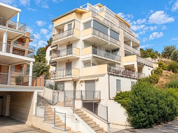 Appartamento trilocale in vendita in Via Giorgio Bizet, Vasto