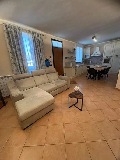 Appartamento con 5 locali in vendita in Via II Giugno a Montaione Firenze, Empoli