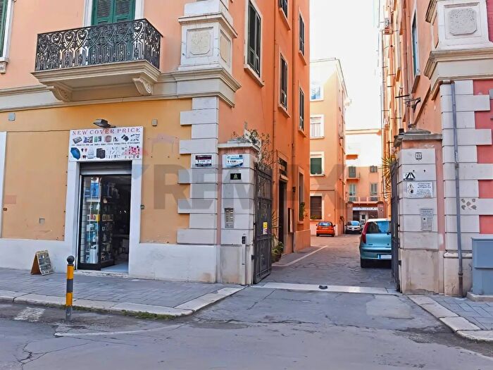 Appartamento con 5 locali in vendita in Via Isonzo, Foggia