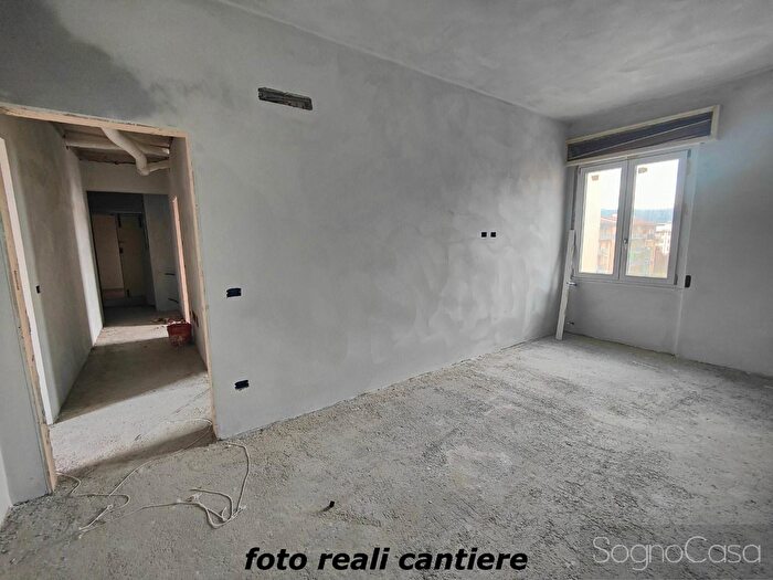 Appartamento trilocale in vendita in Via Ambrogio Traversari, Firenze